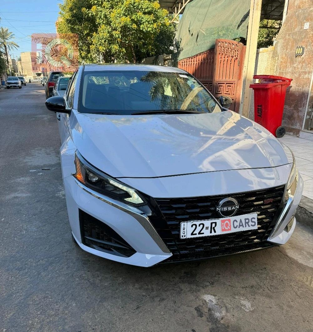 نيسان ألتيما